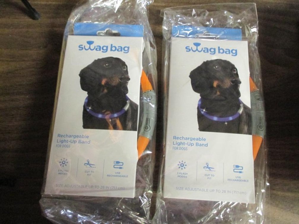 (2) Swag Bag Light Up Neck Bands (U)