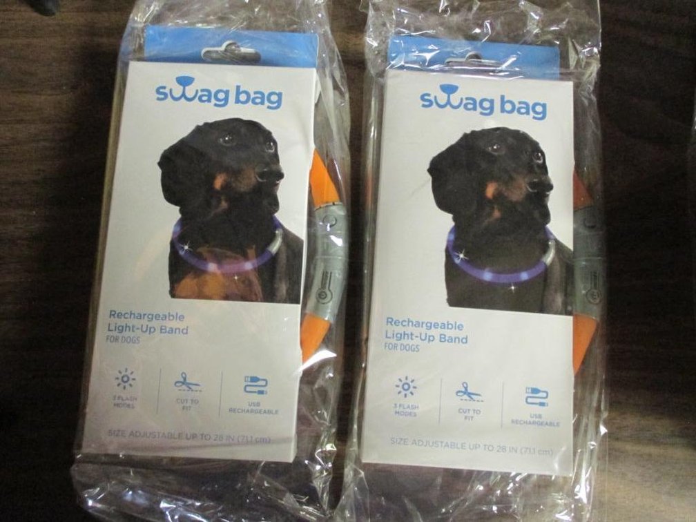 (2) Swag Bag Light Up Neck Bands (U)