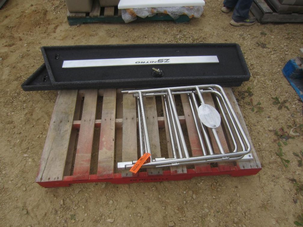(2) Z9 Nitro Carpeted Panels and (3) Stainless Ladders