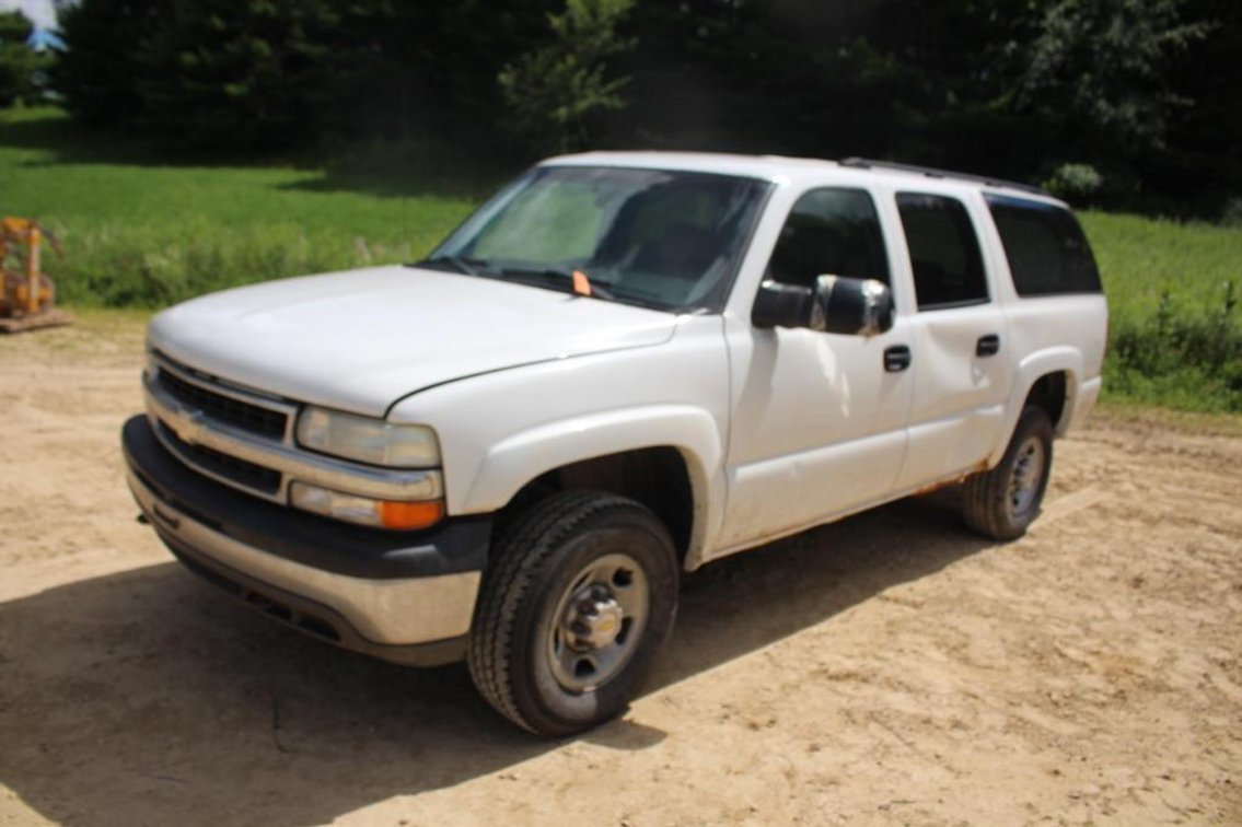 2003 CHEVY SUBURBAN 2500, 4X4