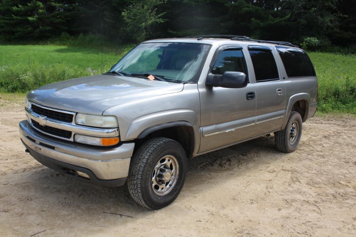 2003 CHEVY SUBURBAN 2500, 4X4