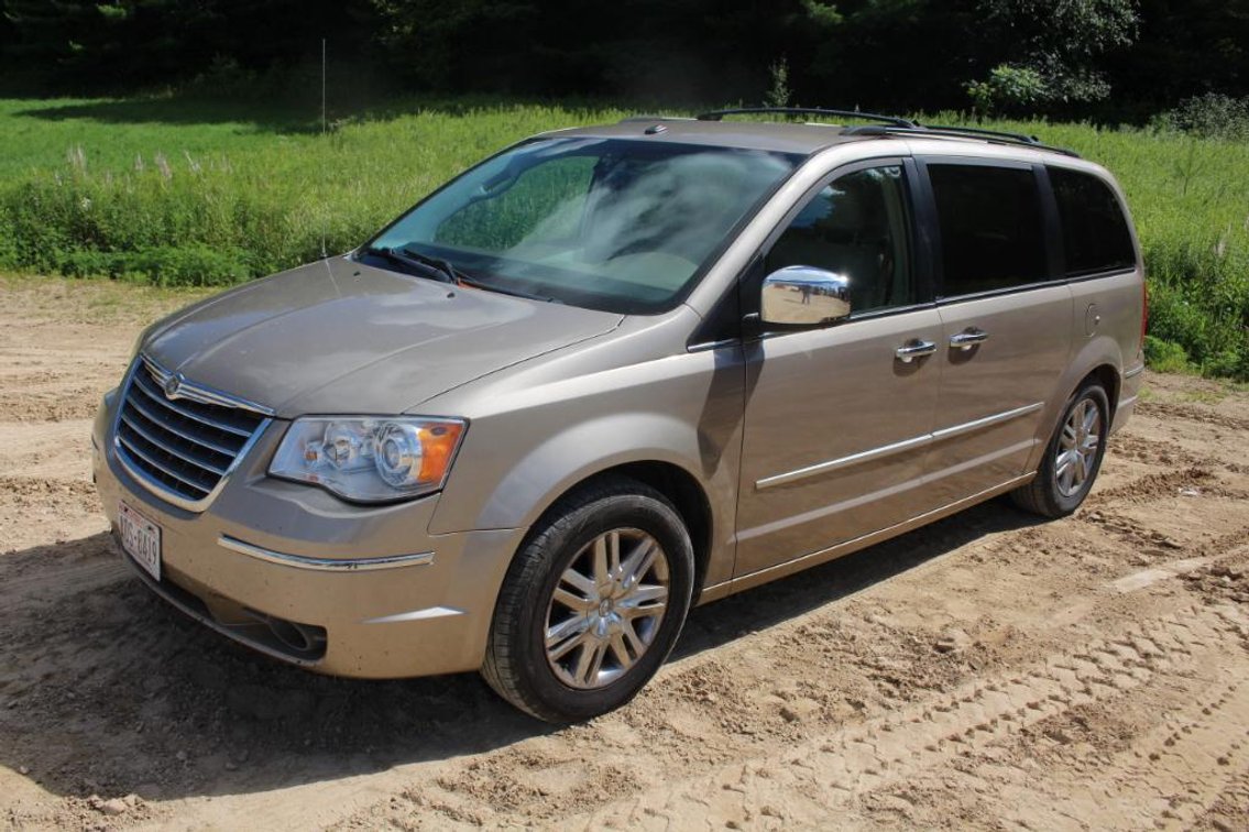 2008 CHRYSLER TOWN AND COUNTRY LIMITED
