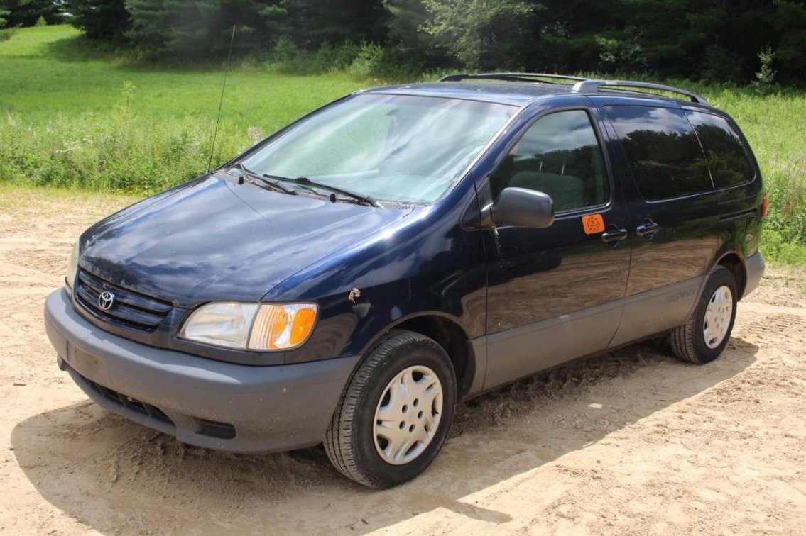 2003 TOYOTA SIENNA MINI VAN VIN# 4T3ZF19C13U530678