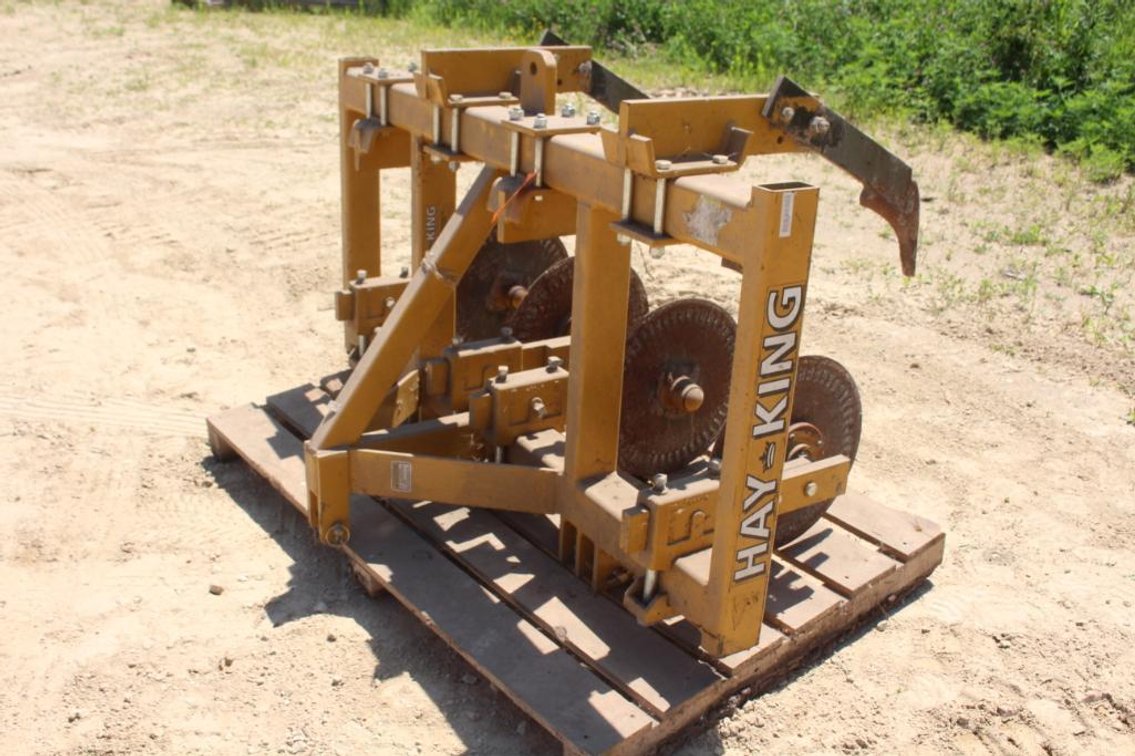 HAY-KING 3 PT COULTER RENOVATOR WITH MANUAL
