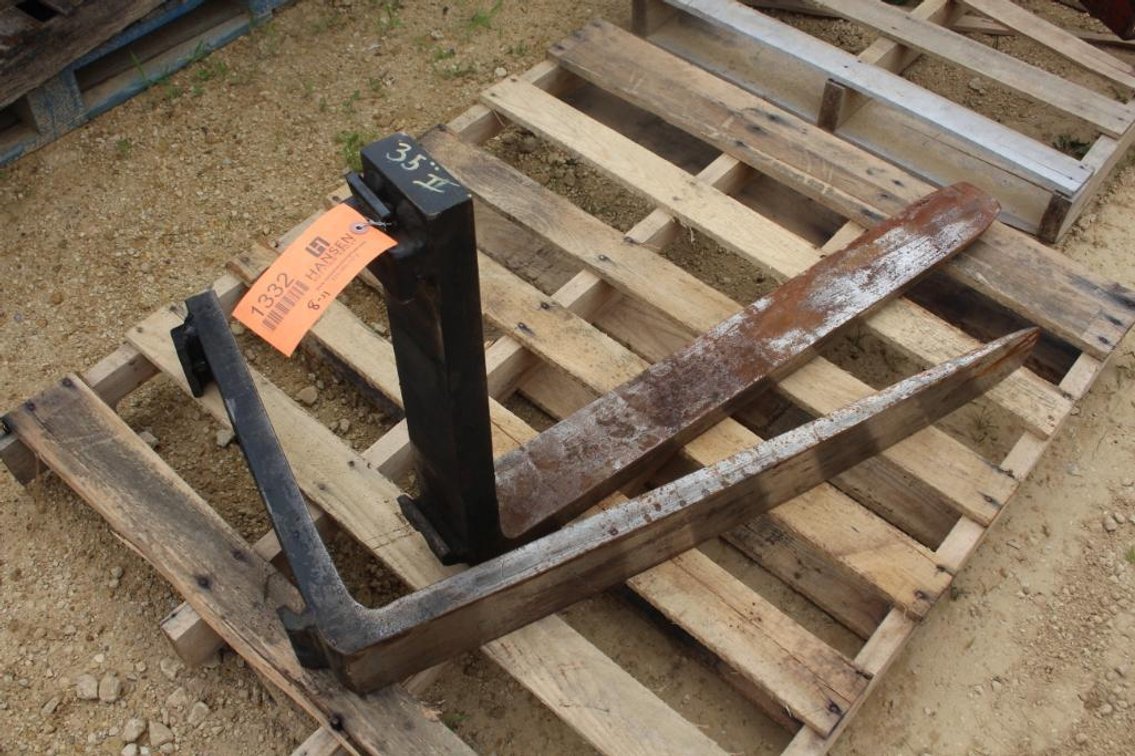 PAIR OF CLASS 2 FORKLIFT TINES