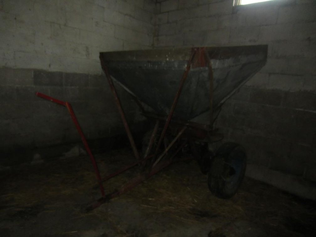 4'x3' Older Fertilizer Spreader