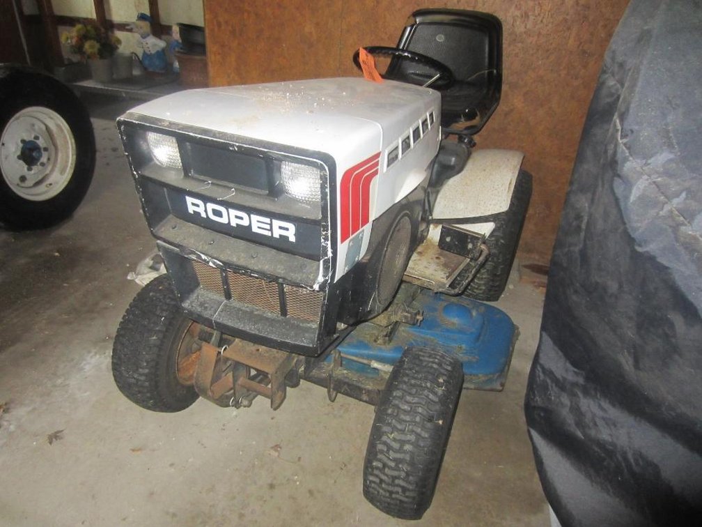 Roper 16T Lawn Mower with 42" Deck and Briggs and Stratton 16HP Engine