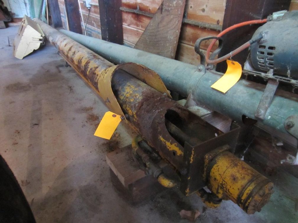 Fertilizer Auger with Hopper