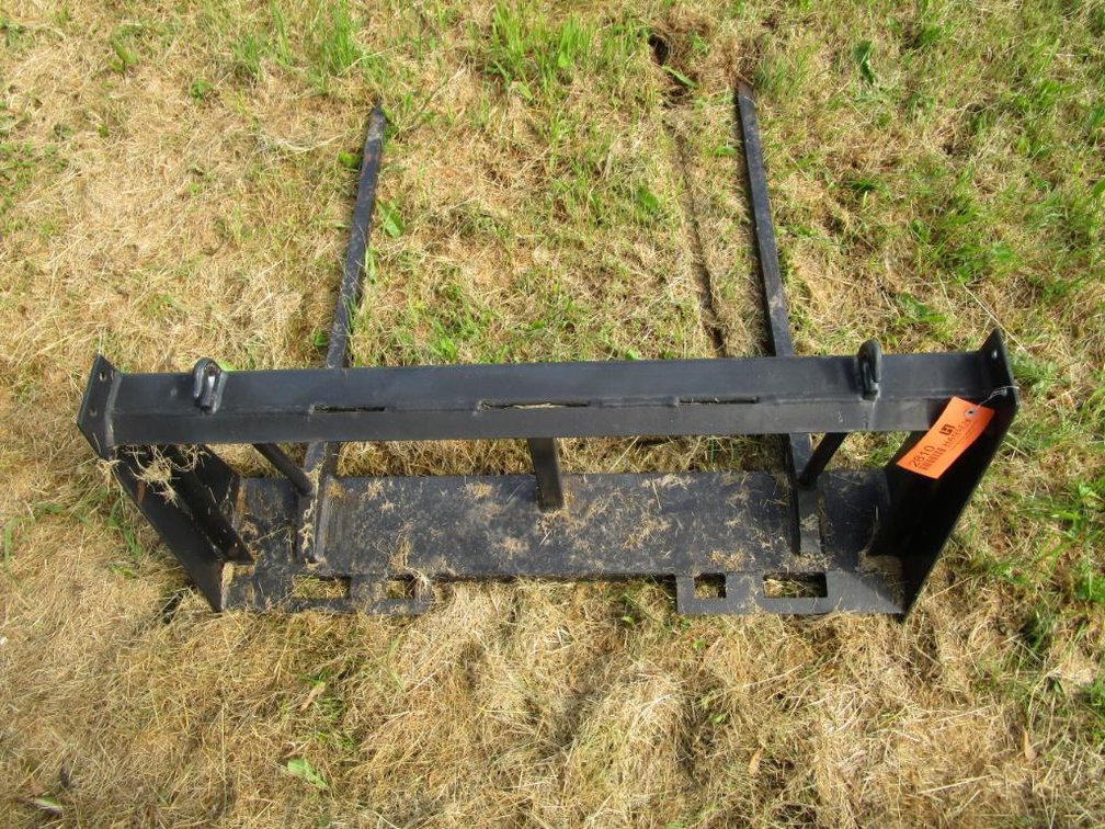 New Universal Bail Spear for Skid Steer