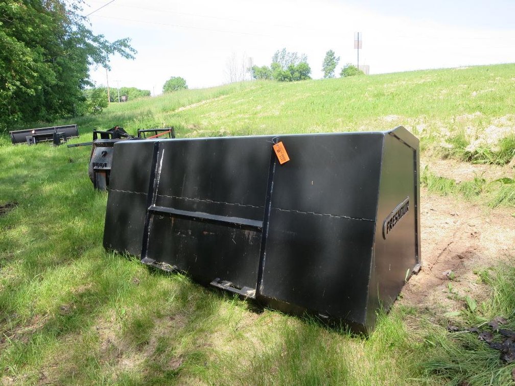  High Capacity Bucket 2.2 Yards Skid Steer Mount