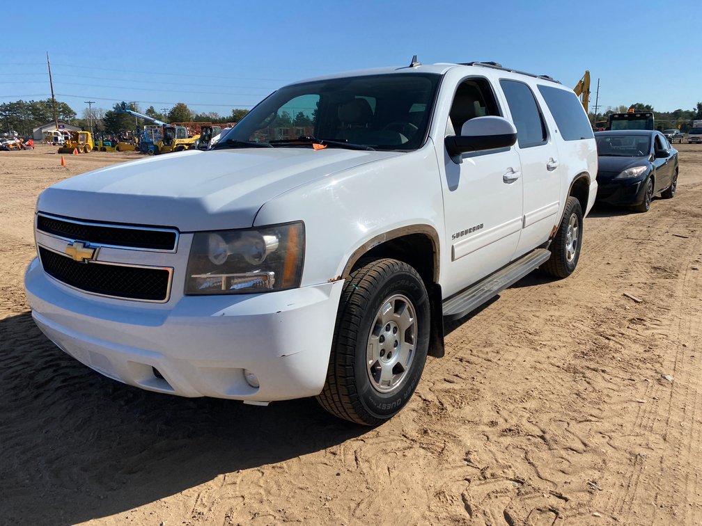 2010 Chevy Suburban LT SUV (Has WI Title)