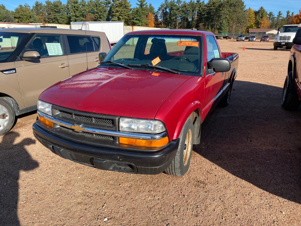 2003 Chevy S10 2WD Pickup (Has WI Title)