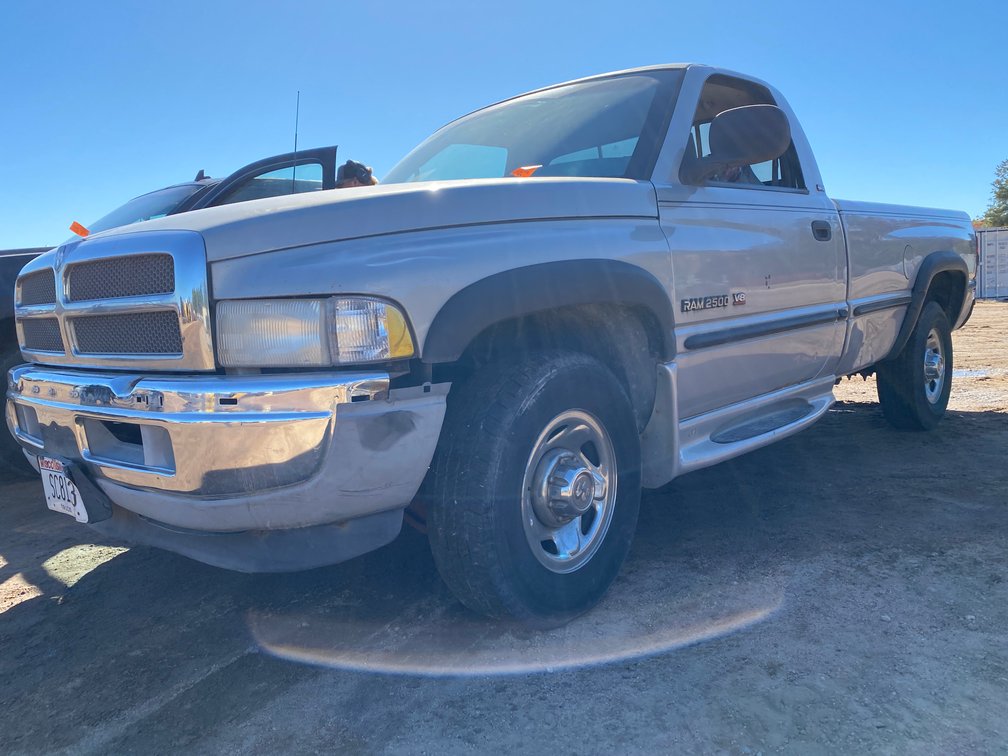 1998 Dodge SLT Ram 2500 Truck (Has WI Title)