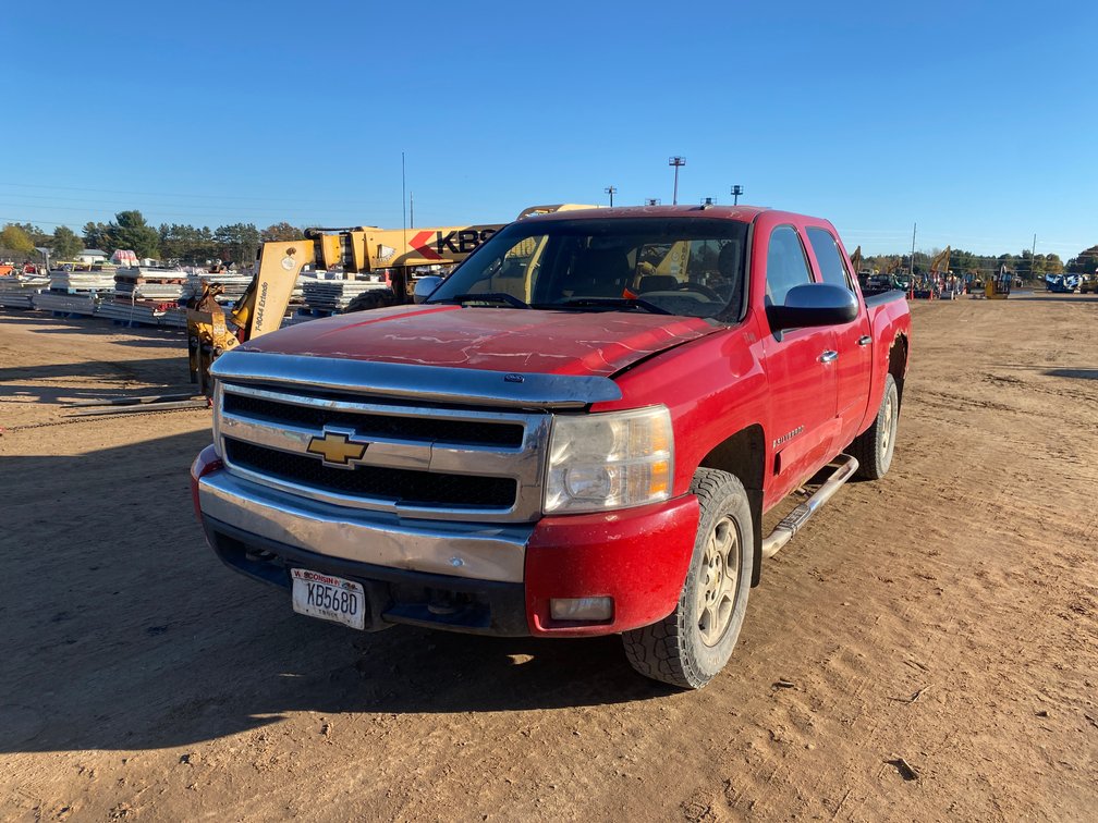 2007 Chevy Silverado 1500 LT Pickup Truck (Title in Delay)