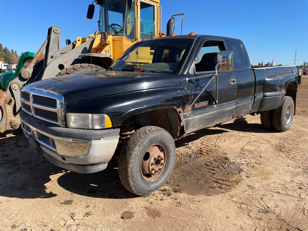 1999 Dodge Ram 3500 Laramie Pickup Truck (WI Title in Delay)