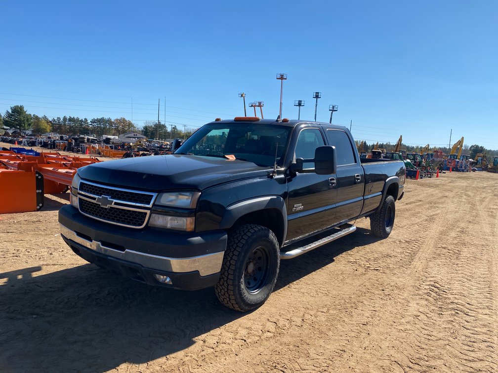 2006 Chevy 3500 LT Pickup Truck (Title in delay)
