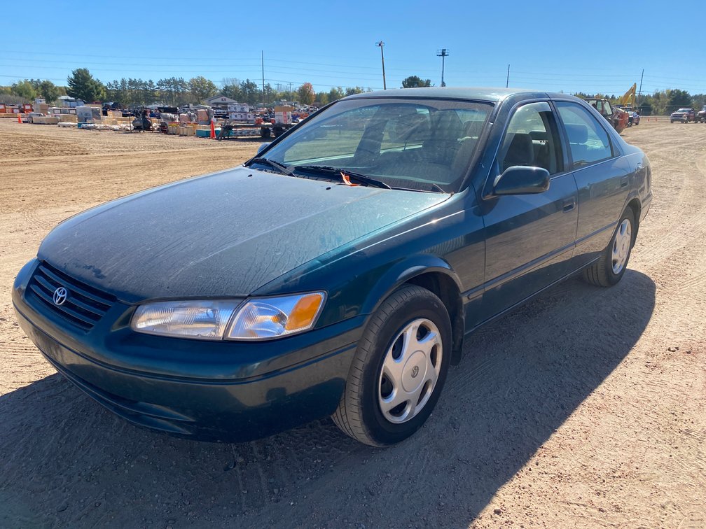 1998 Toyota Camry LE Sedan (Has WI Title)
