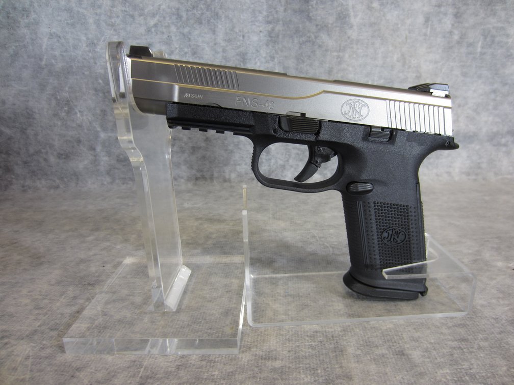 FNA USA FNS-40L, 40 S&W Semi-Auto Pistol, SN: GKU0083348, (Neenah, WI)