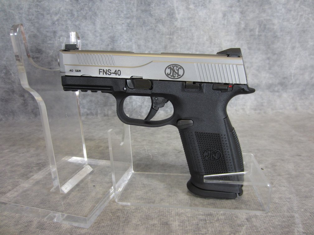 FNA USA FNS-40, 40 S&W Semi-Auto Pistol, SN: GKU0005675, (Neenah, WI)