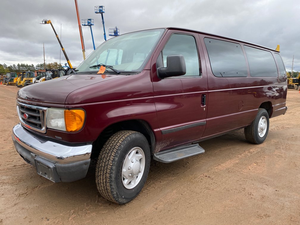 2006 Ford E-350XLT Super Duty Passenger Van (Has WI Title)