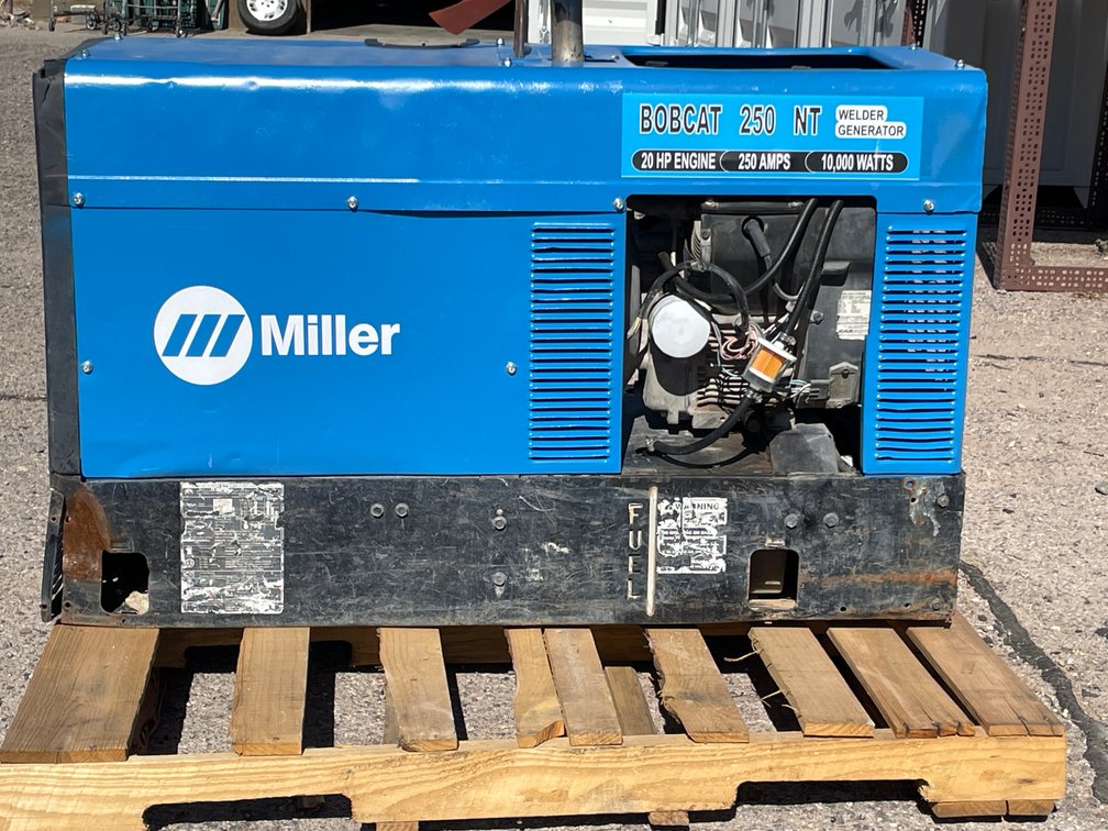 Miller Bobcat 250 Welder Generator (O)