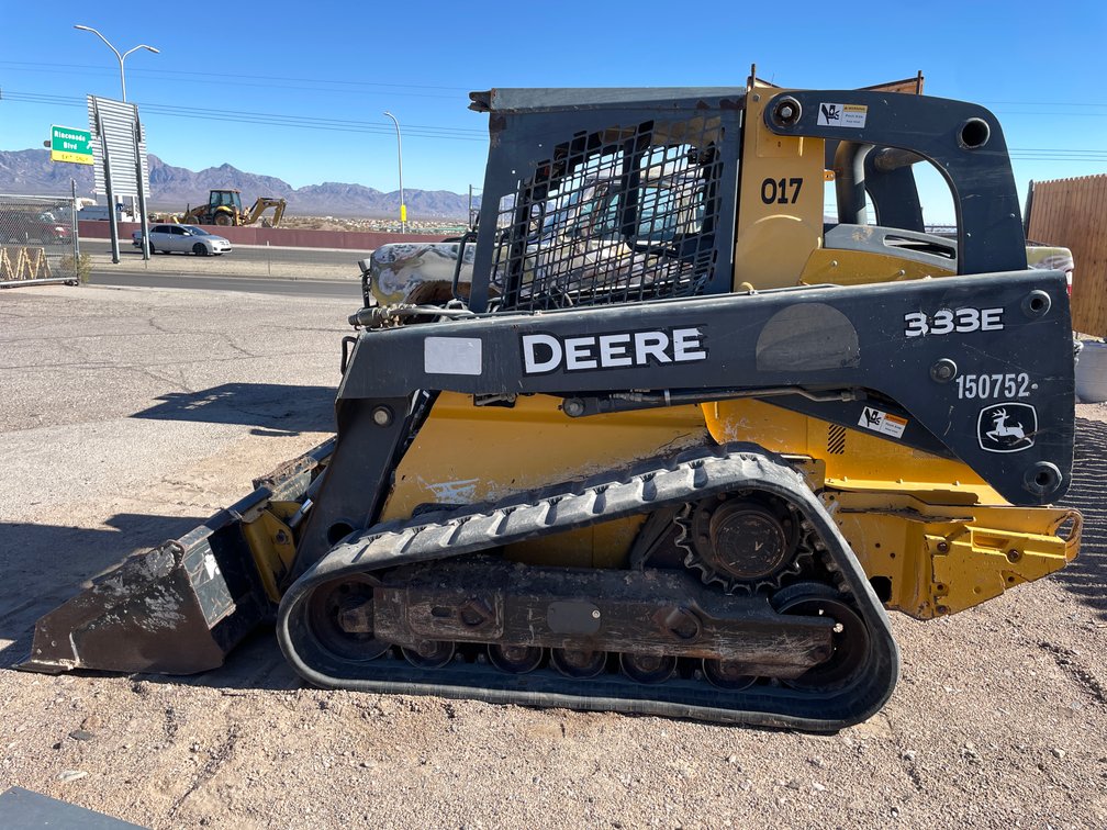 2015 John Deere 333E Skid Steer (SW)
