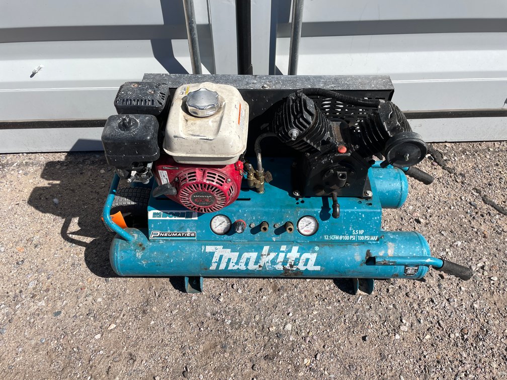 Makita Compressor (L)
