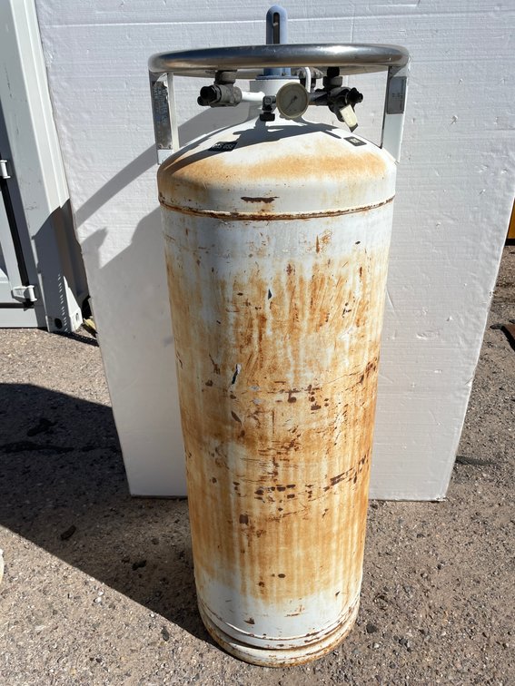 Cryogenic Dewar (O)
