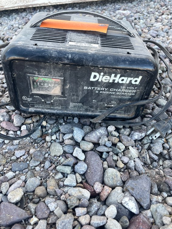 Battery Charger (O, in RC)