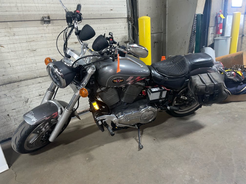 2000 Polaris Victory Motorcycle (D)