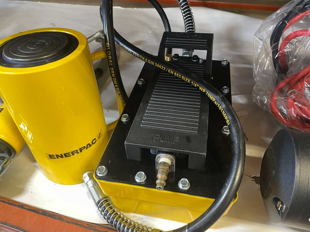 Enerpac 50 Ton Ram with Air Over Oil Power Pump (PR1)