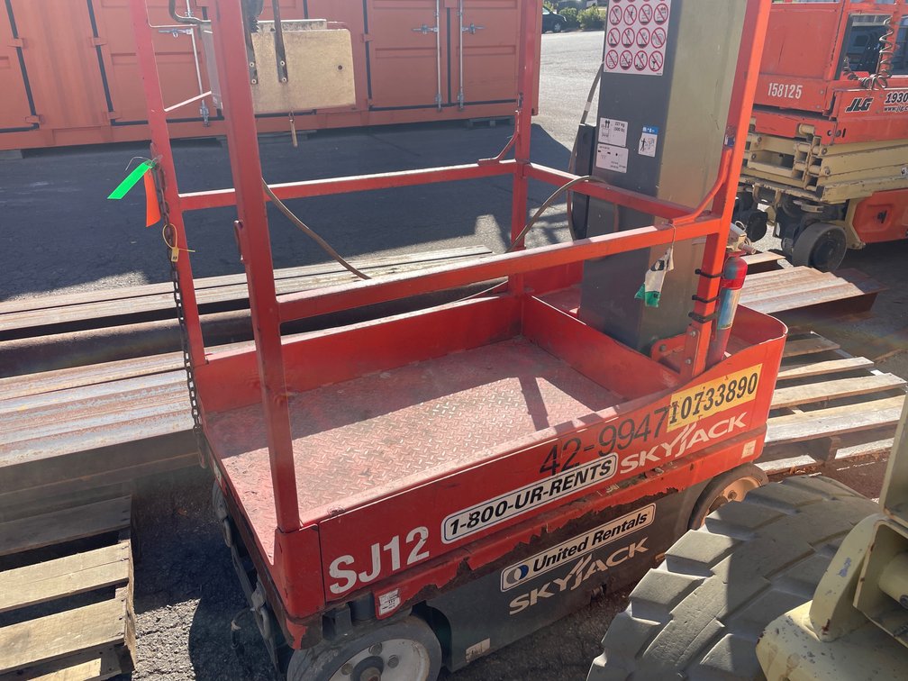 2017 Skyjack SJ12 Man Lift (O4)
