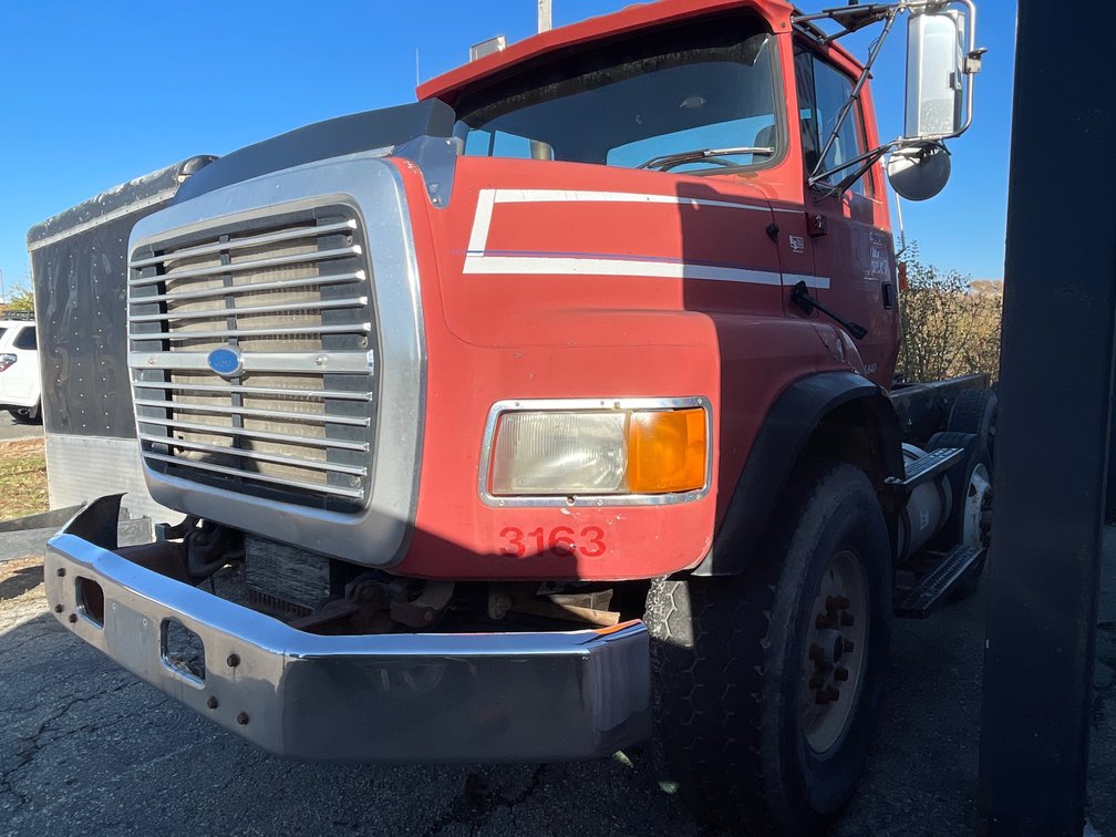1997 Ford LTS 9000 Tri-Axle Straight Truck (Has WI Title)
