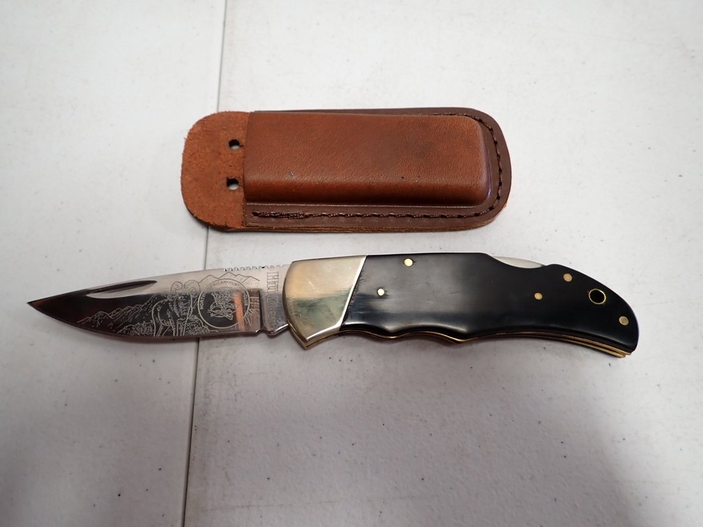 North American Hunter Folding Collectable Knife (A)