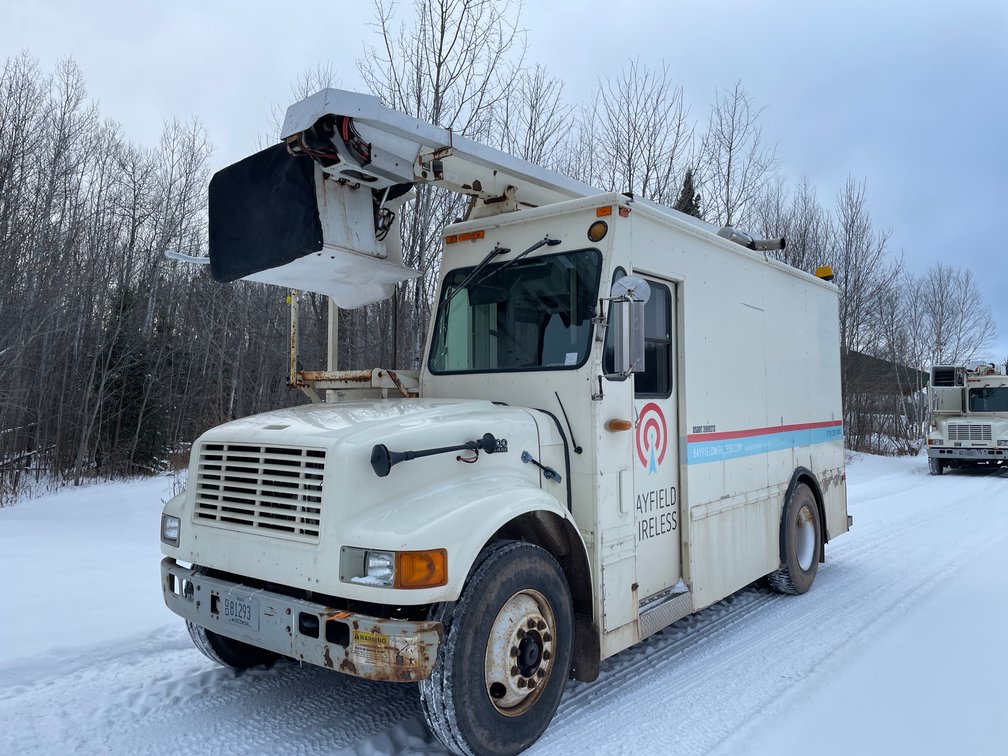 1999 International 4700 Step Van Bucket Truck (Has WI Title) (Bayfield, WI)