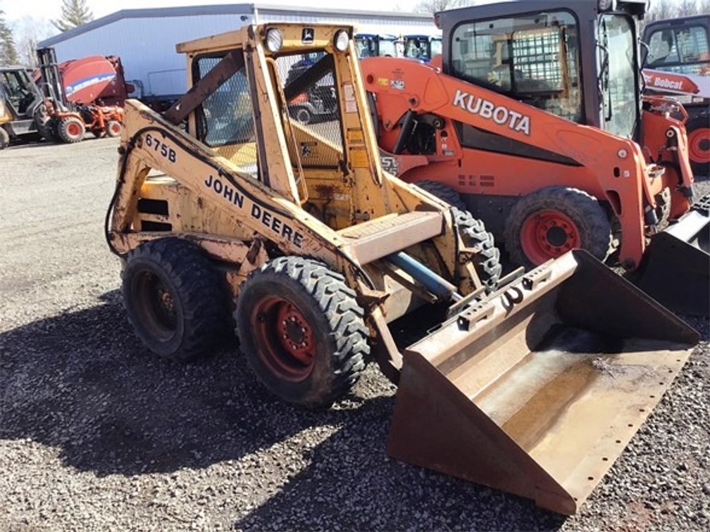 1990 John Deere 675B Skid Steer (Mason, WI)
