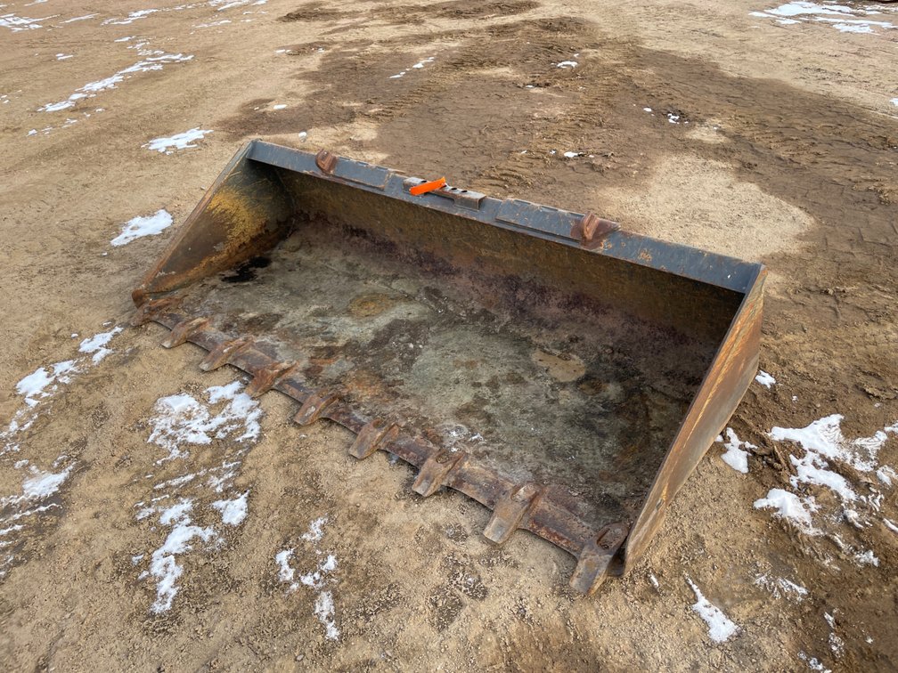 83" Tooth Bucket (Mosinee, WI)