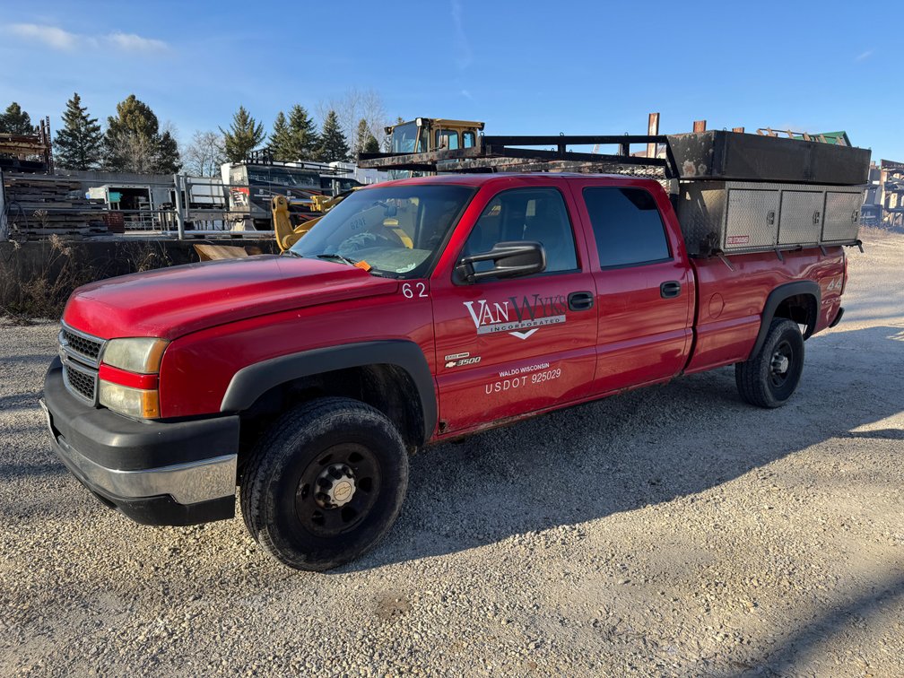 2007 Chevy 3500 Long Box Diesel Pickup (Has WI Title) (Waldo, WI)