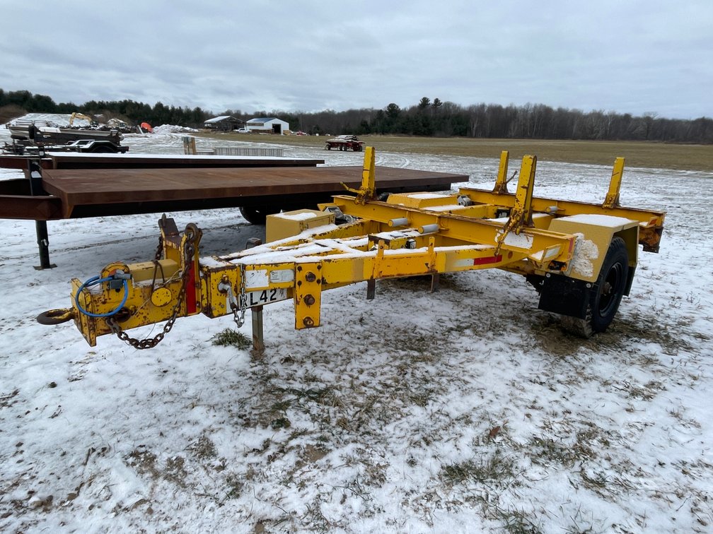 Sauber Single Axle Tank Trailer (No Title)