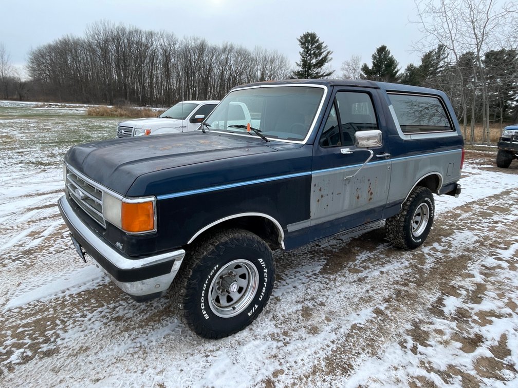 1987 Ford Bronco 4X4 (Has Title)