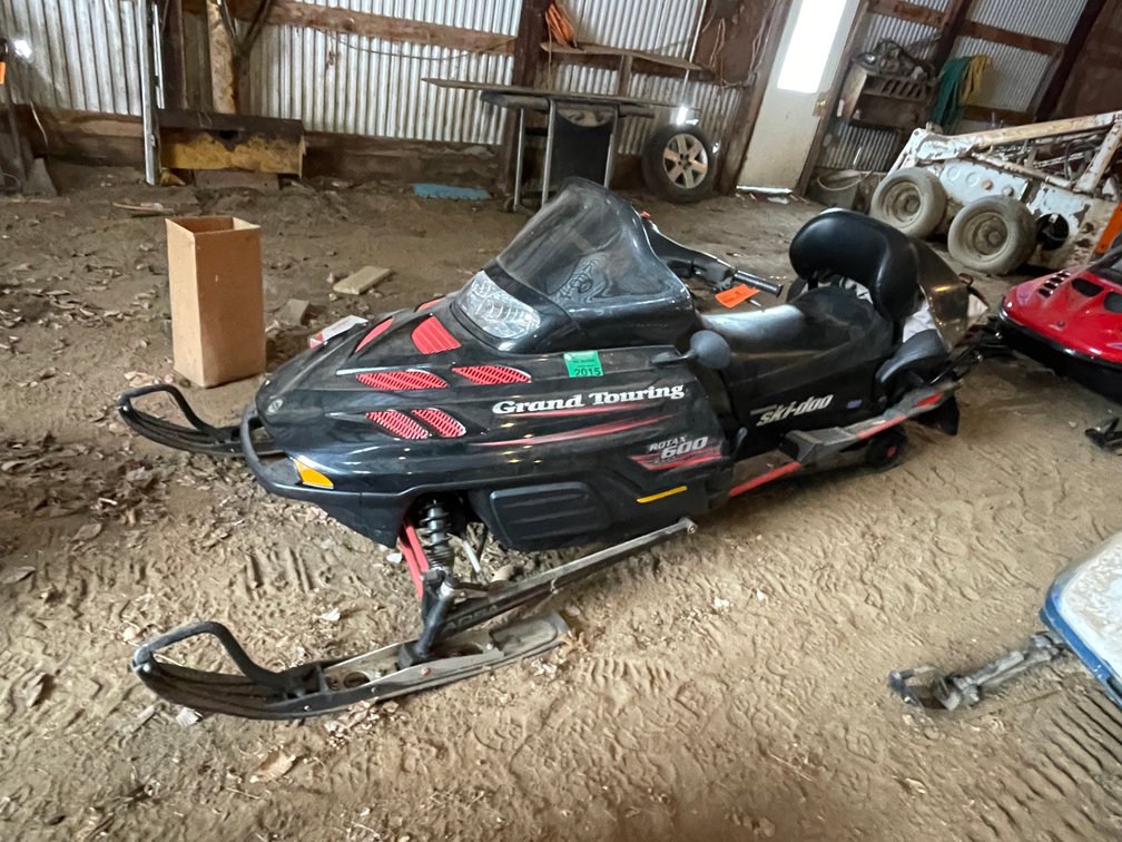 2000 Ski-Doo Grand Touring 2-Up Snowmobile (Has Registration Card)