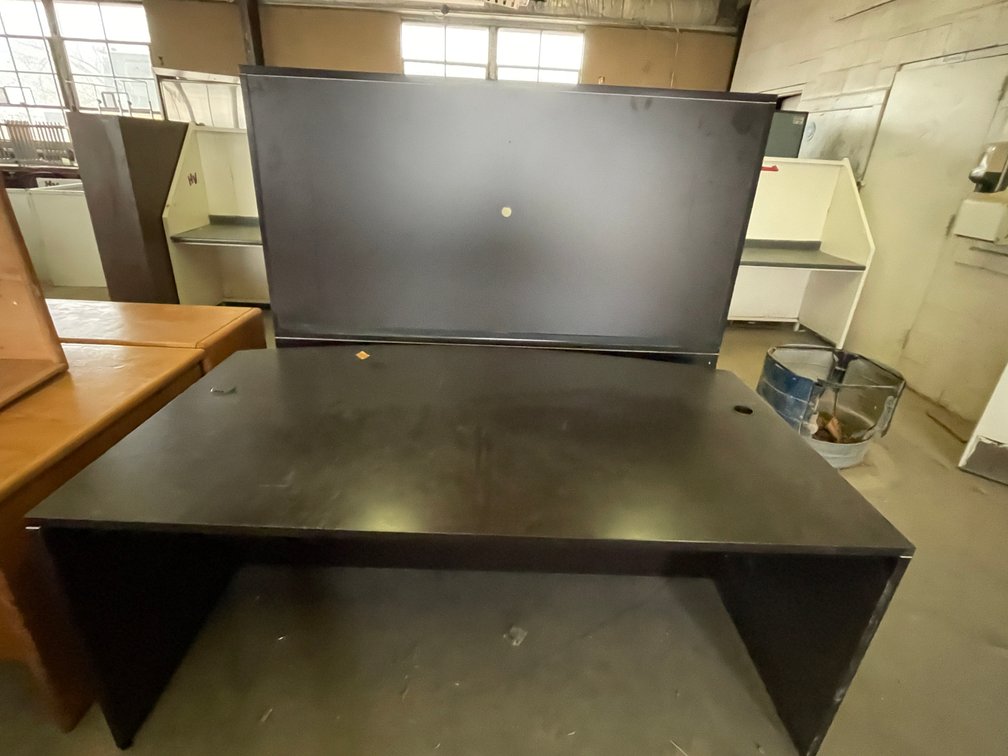 Office Desks with Credenza (A)