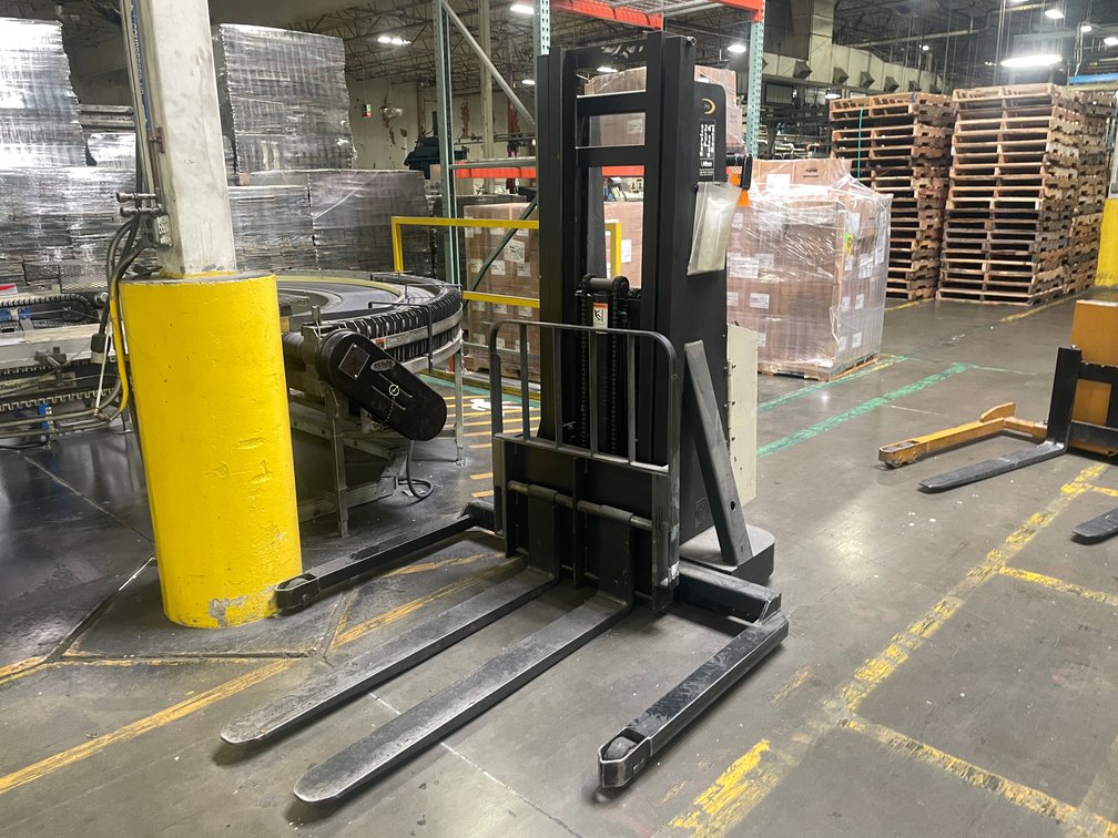 Crown Pallet Truck