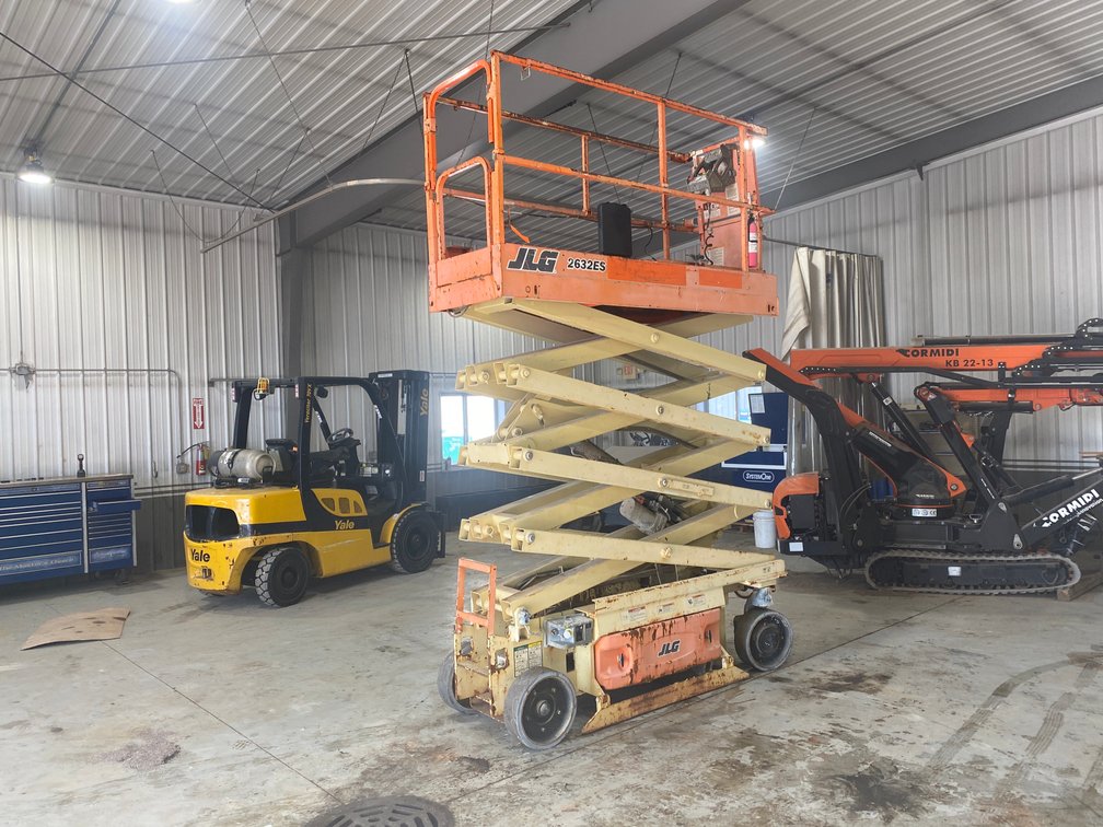 2016 JLG 2632ES Scissor Lift (Bryant, WI)
