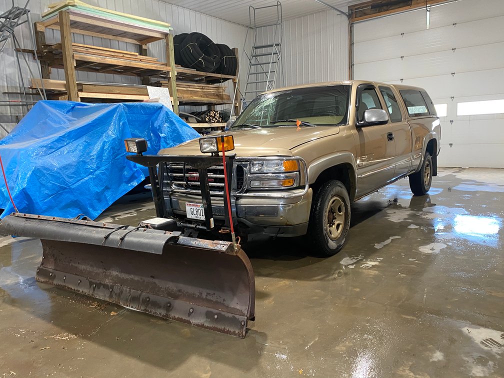 2000 GMC Sierra 2500 (Merrill, WI) (Has WI Title)