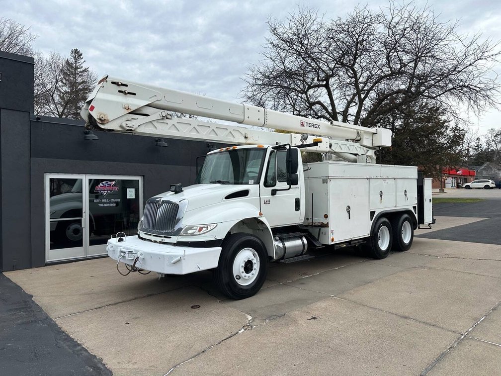 2007 International 4400 Bucket Truck (Has MN Title) (Rockford, MN)