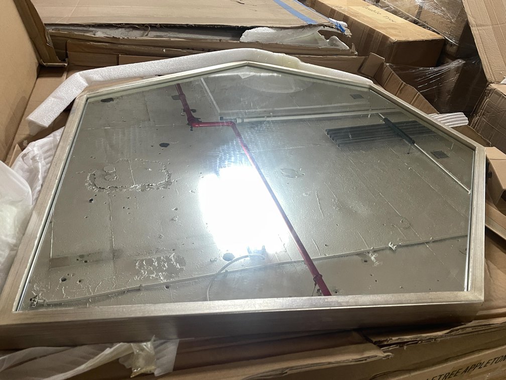 (2) Shaped Mirror