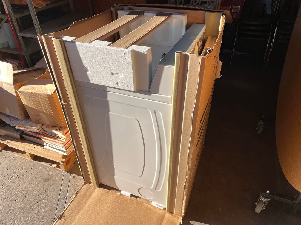New Whirlpool Gas Dryer (A, Corner)