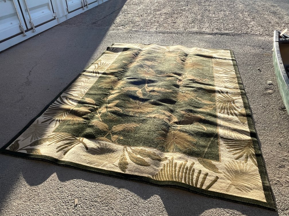Accent Carpet 124" x 93" (D, top shelf)
