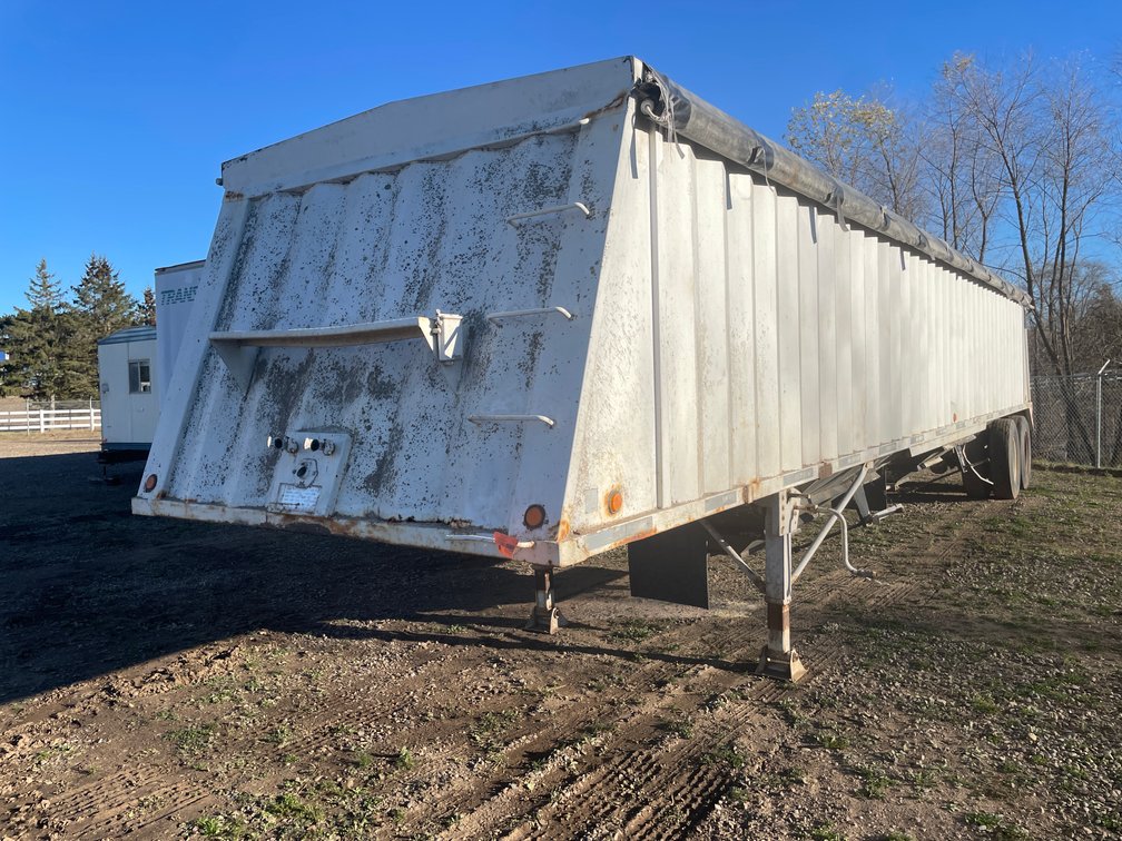 1991 E4200 Grain Trailer (Princeton, MN) (Has WI Title) 